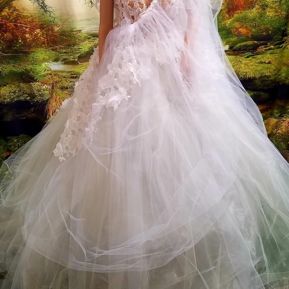 ADHIRA 4pc 3D Lace Tulle Sari Wedding Ballgown - Picture 2 of 8